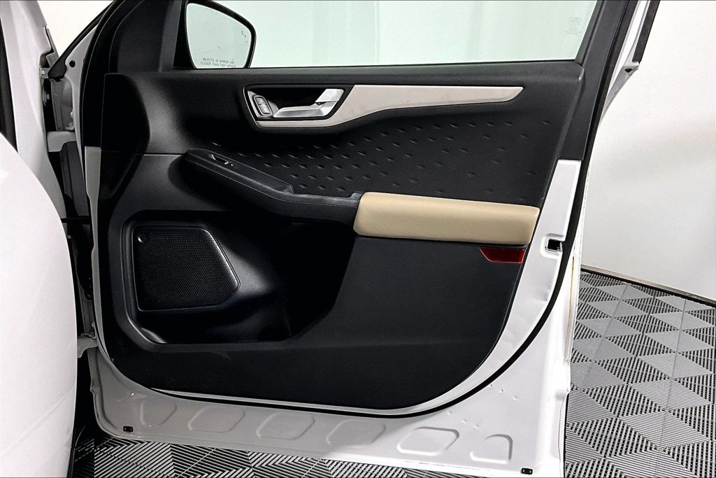 Certified 2020 Ford Escape SEL FWD image 24