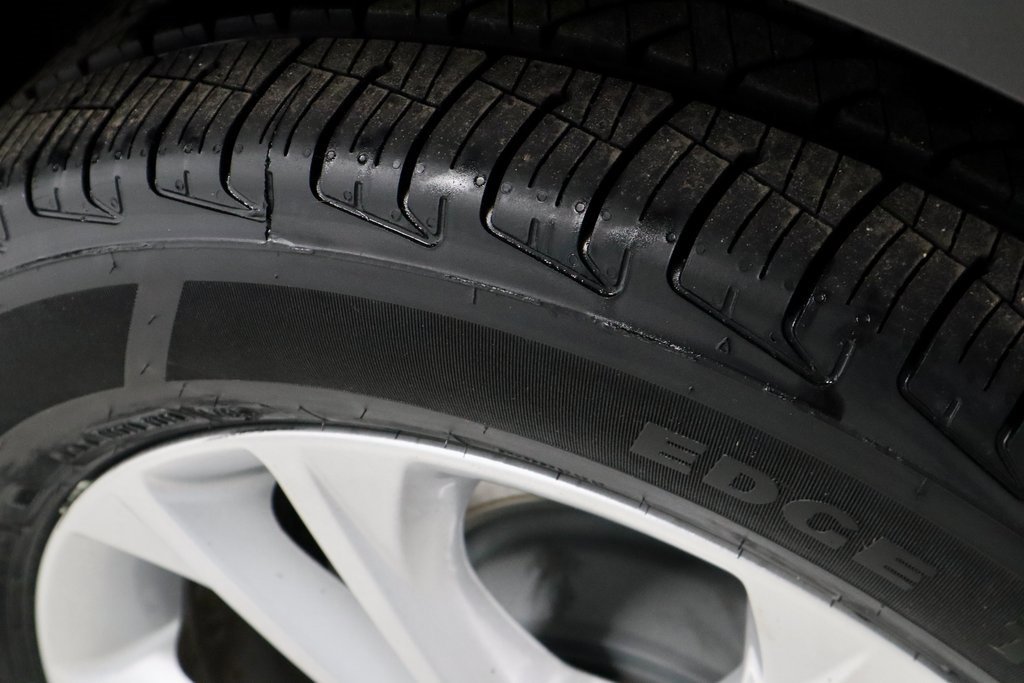 Certified 2018 Ford Escape SE image 20