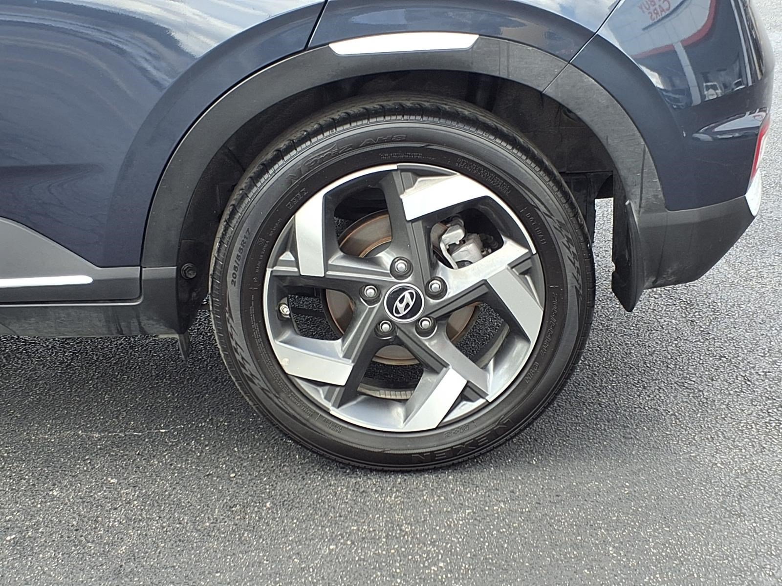 Used 2025 Hyundai Venue Limited FWD image 10