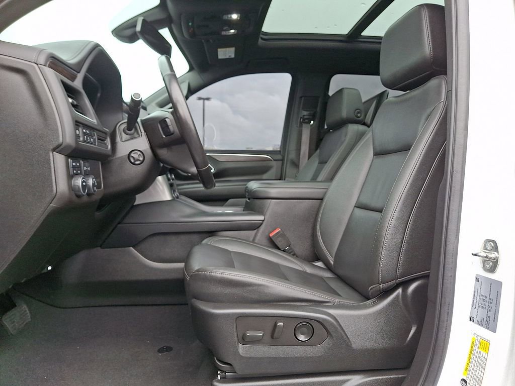 Used 2022 Chevrolet Suburban Z71 w/ Luxury Package image 16