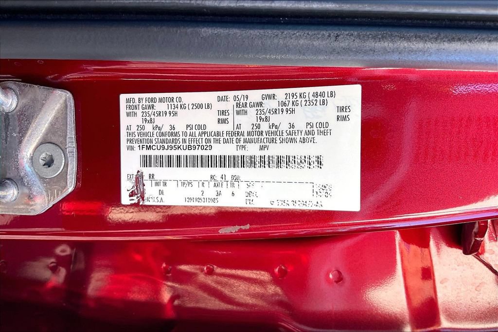 Certified 2019 Ford Escape Titanium AWD/4WD image 34