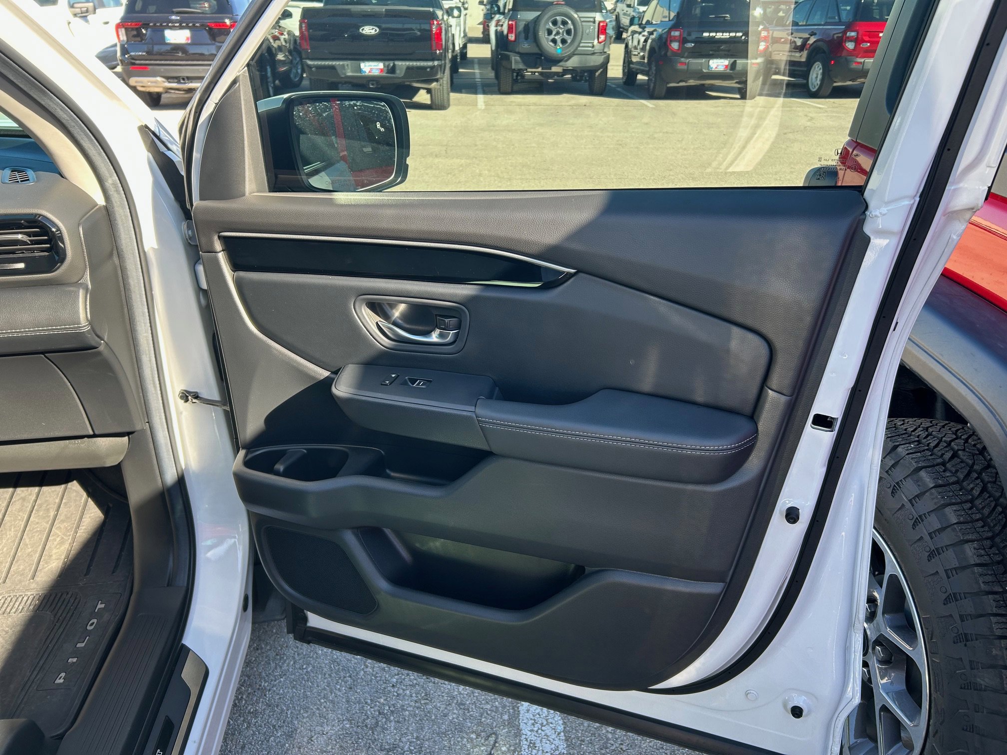 Used 2025 Honda Pilot Touring image 24