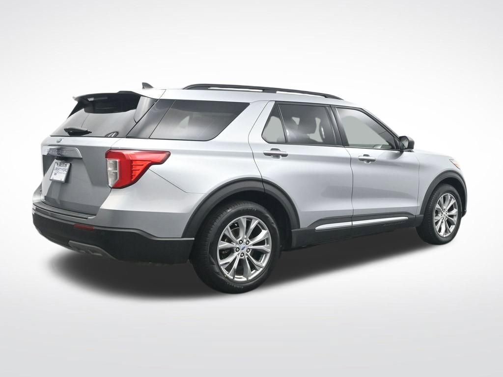 Certified 2023 Ford Explorer XLT w/ Equipment Group 202A RWD image 6