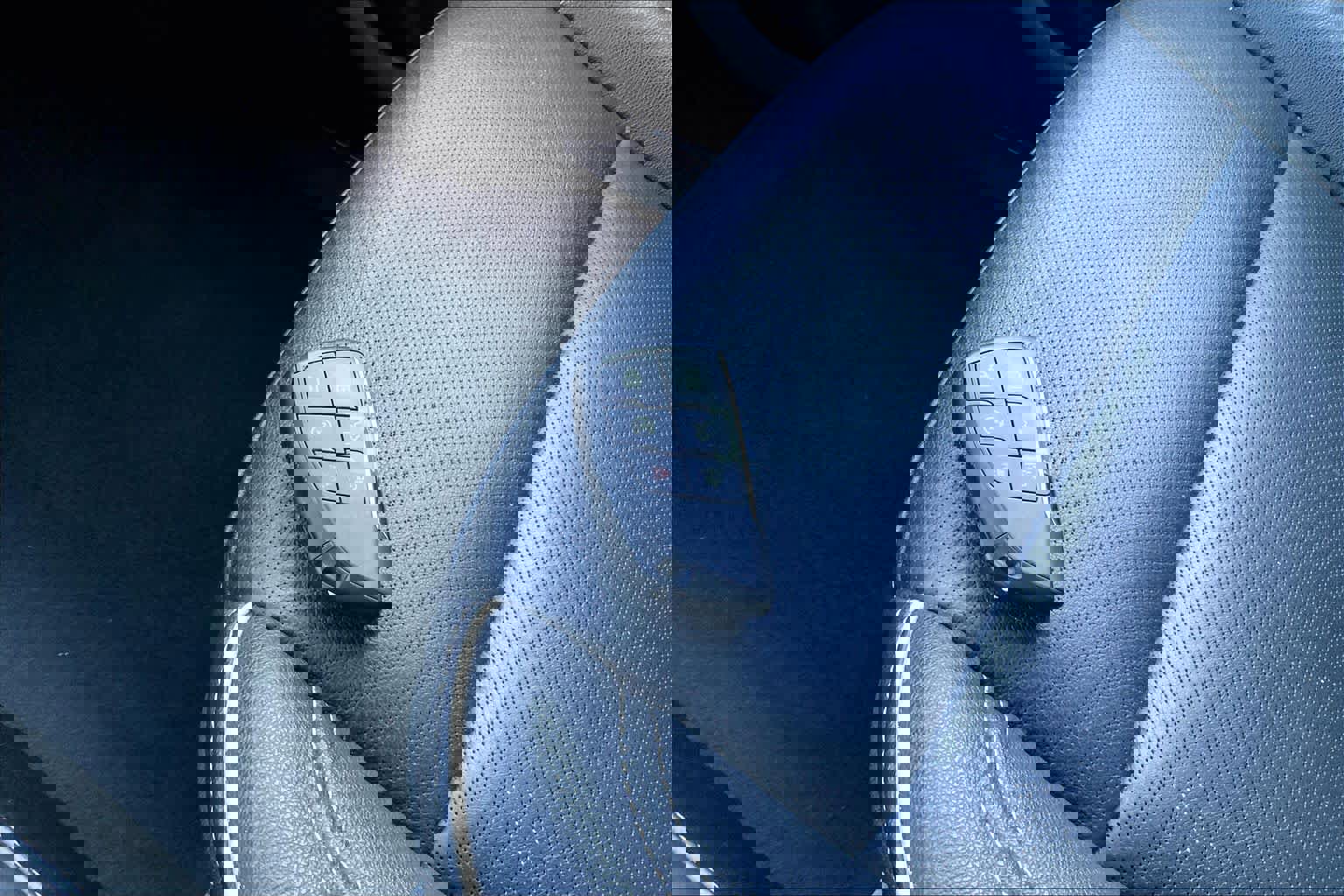 Used 2023 Chevrolet Suburban Premier image 14