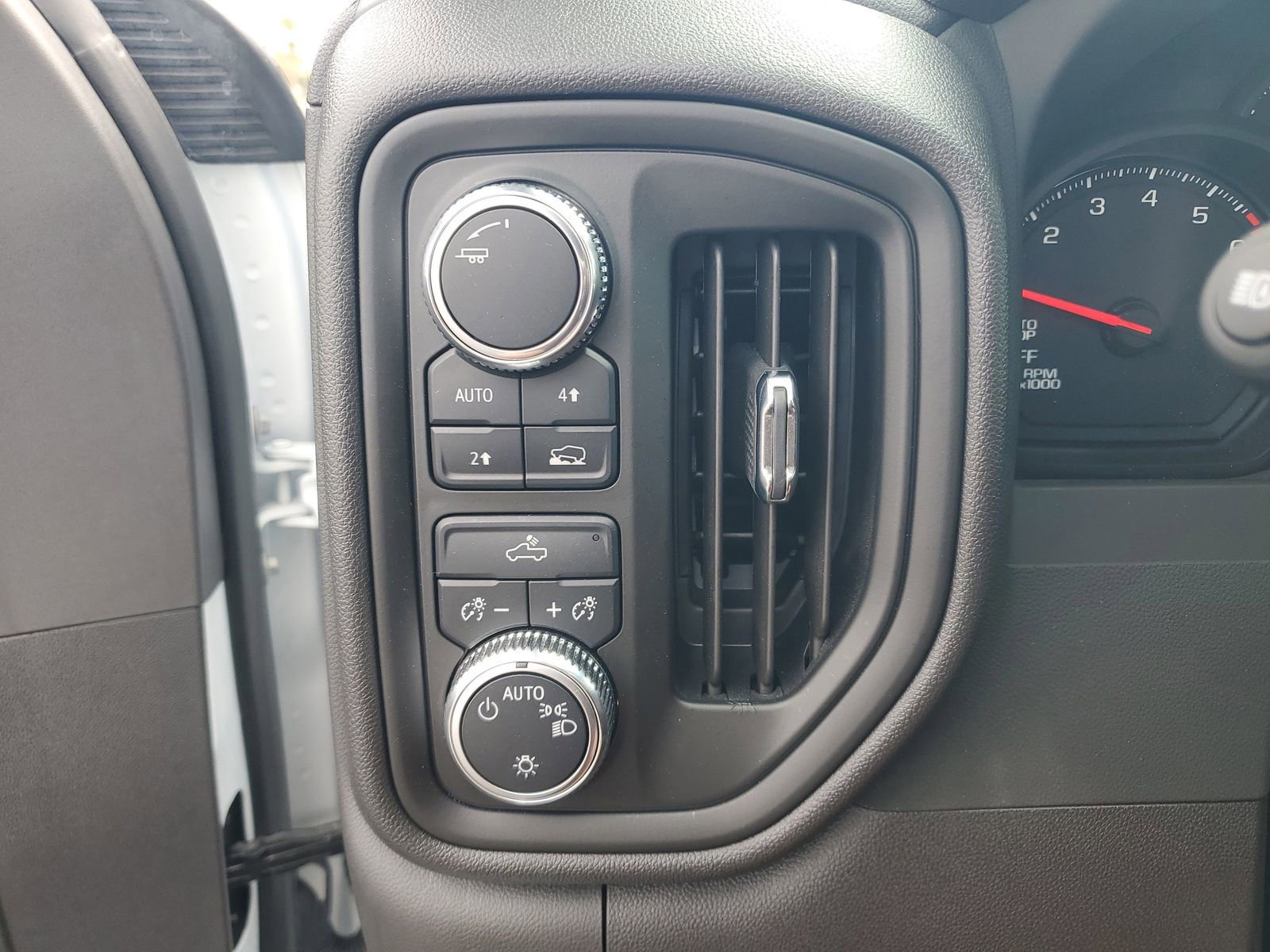 Used 2024 GMC Sierra 1500 Pro w/ Pro Value Package image 21