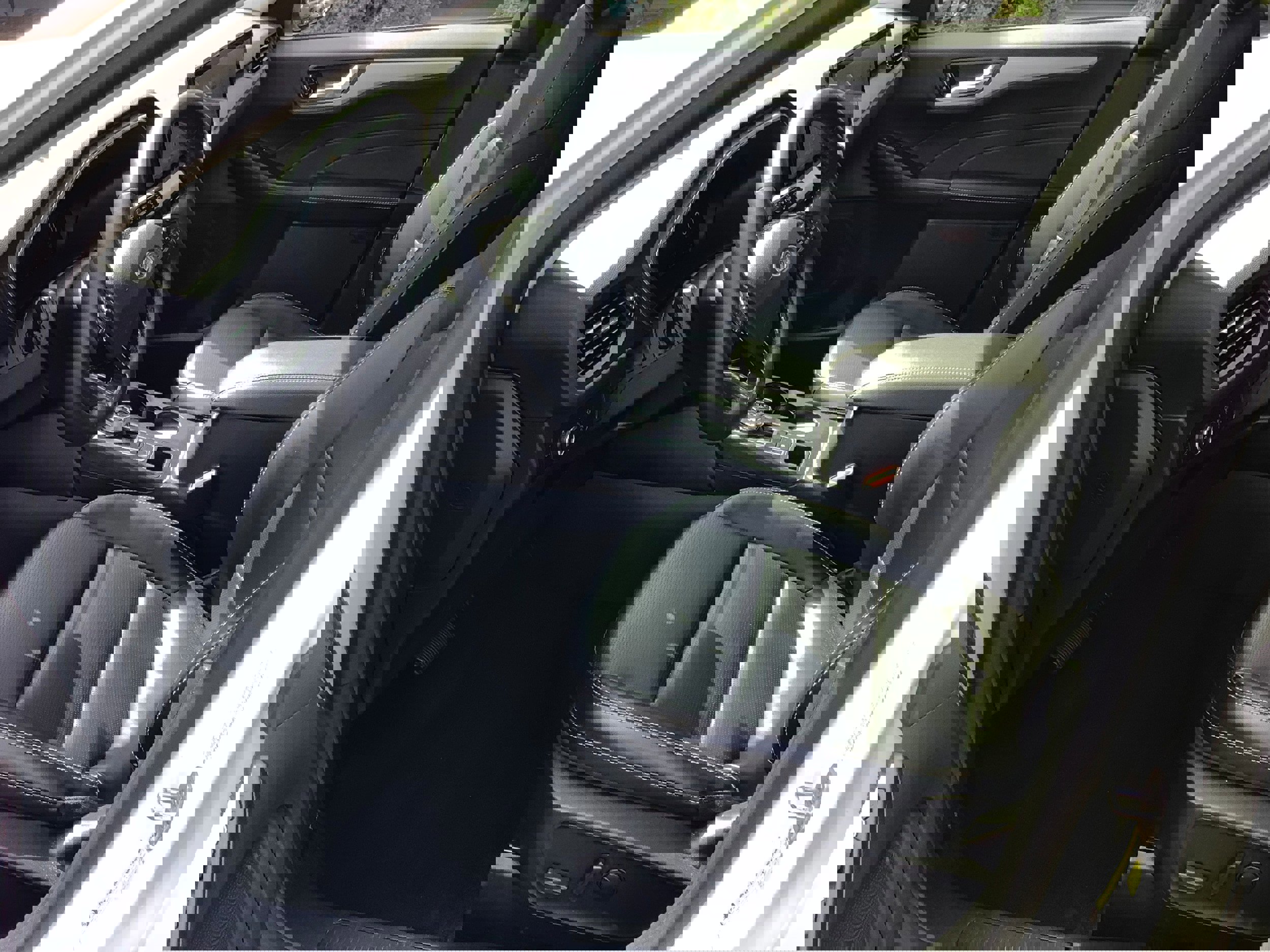 Certified 2023 Ford Escape Platinum w/ Class II Trailer Tow Package image 7