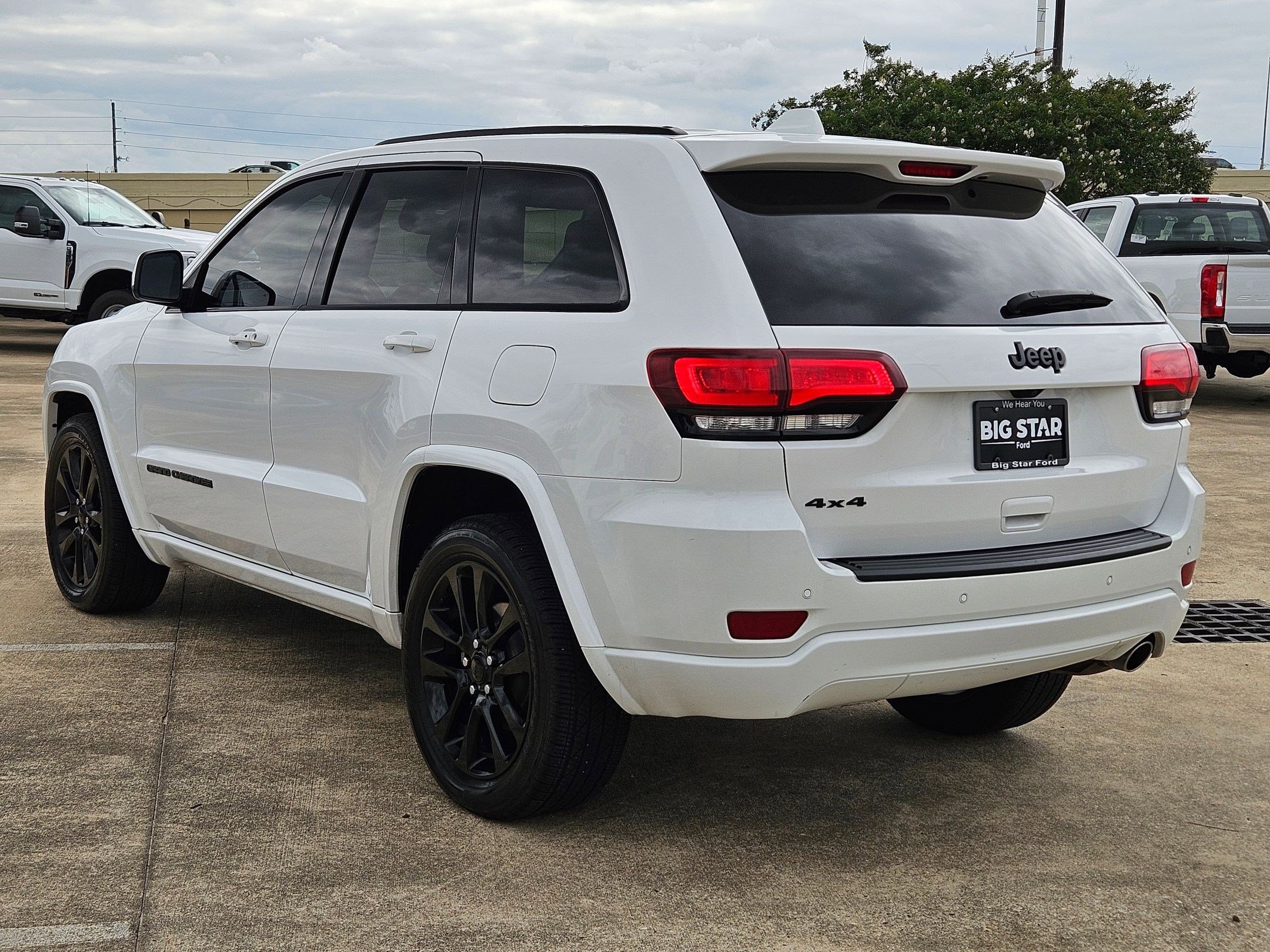 Used 2020 Jeep Grand Cherokee Altitude AWD/4WD image 6