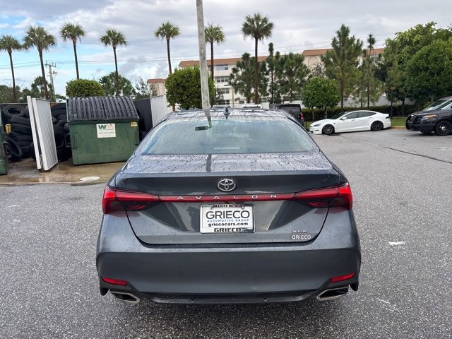 Used 2020 Toyota Avalon XLE image 3