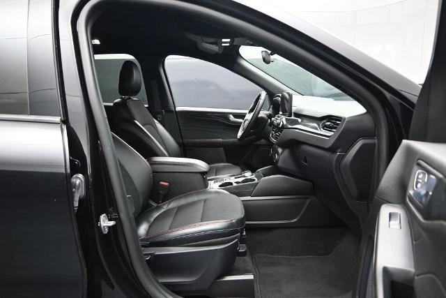 Certified 2025 Ford Escape ST-Line Select AWD/4WD image 18