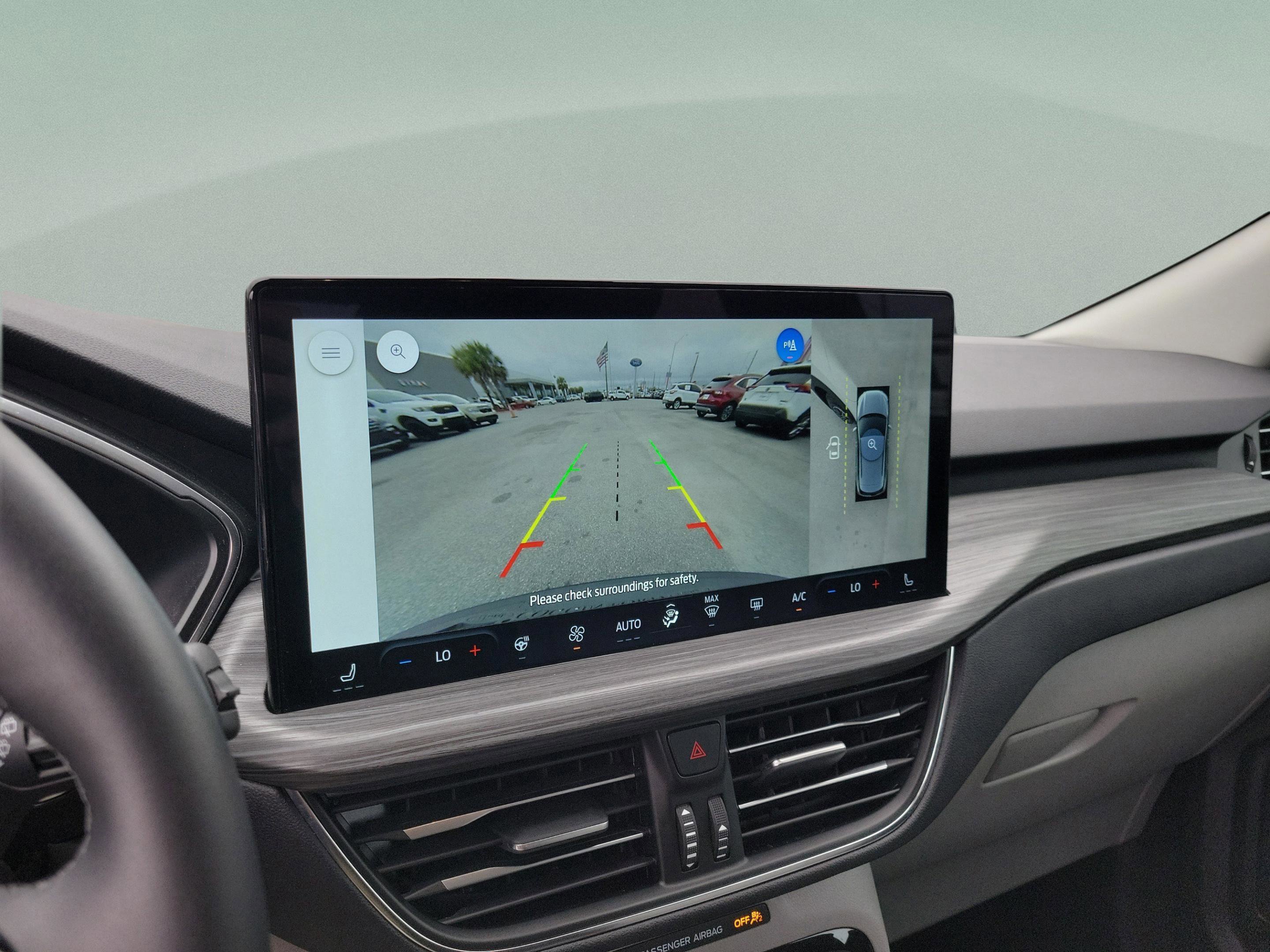 Certified 2024 Ford Escape SE w/ PHEV Premium Package image 13