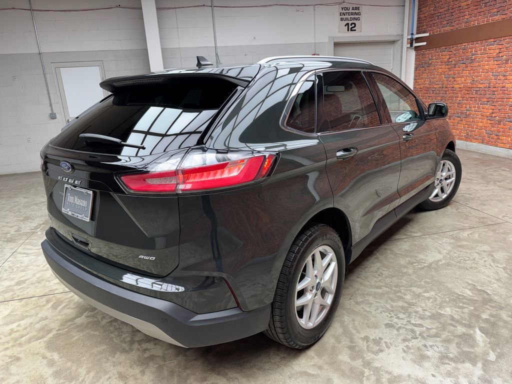 Certified 2022 Ford Edge SEL w/ Convenience Package AWD/4WD image 4