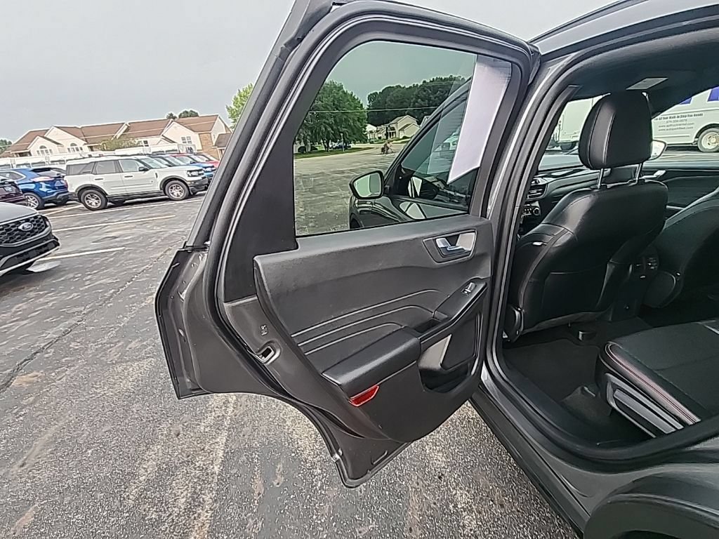 Certified 2025 Ford Escape ST-Line Select AWD/4WD image 20