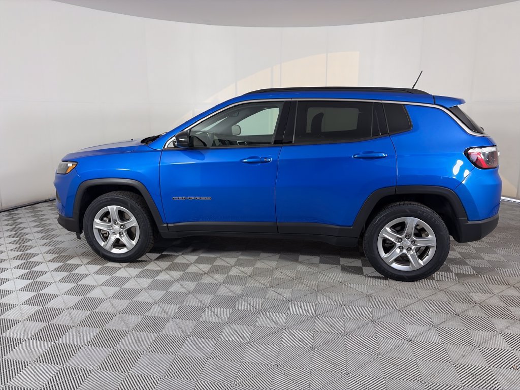 Used 2024 Jeep Compass Latitude AWD/4WD image 4