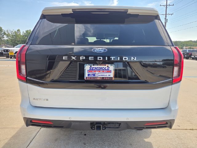 Certified 2025 Ford Expedition Active AWD/4WD image 11