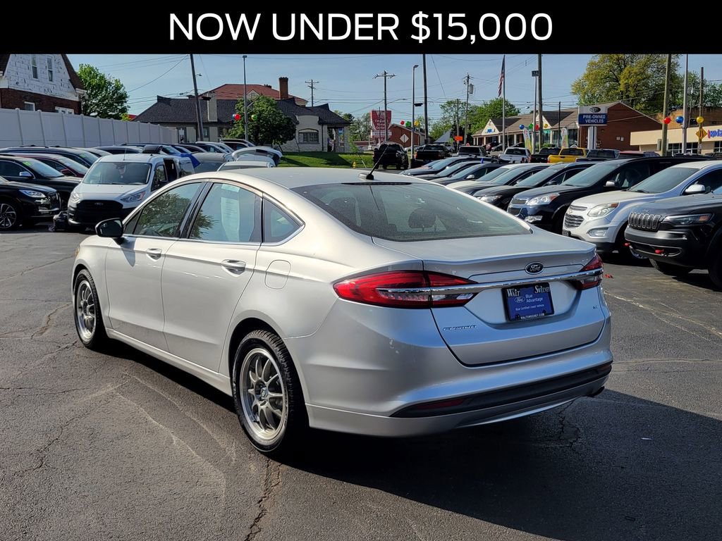 Certified 2018 Ford Fusion SE image 3
