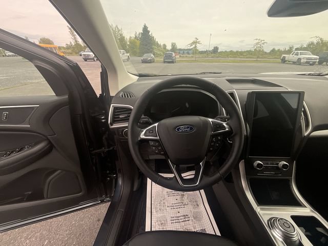 Certified 2024 Ford Edge SEL w/ Convenience Package AWD/4WD image 15