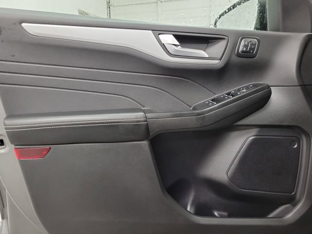 Certified 2025 Ford Escape Platinum AWD/4WD image 16
