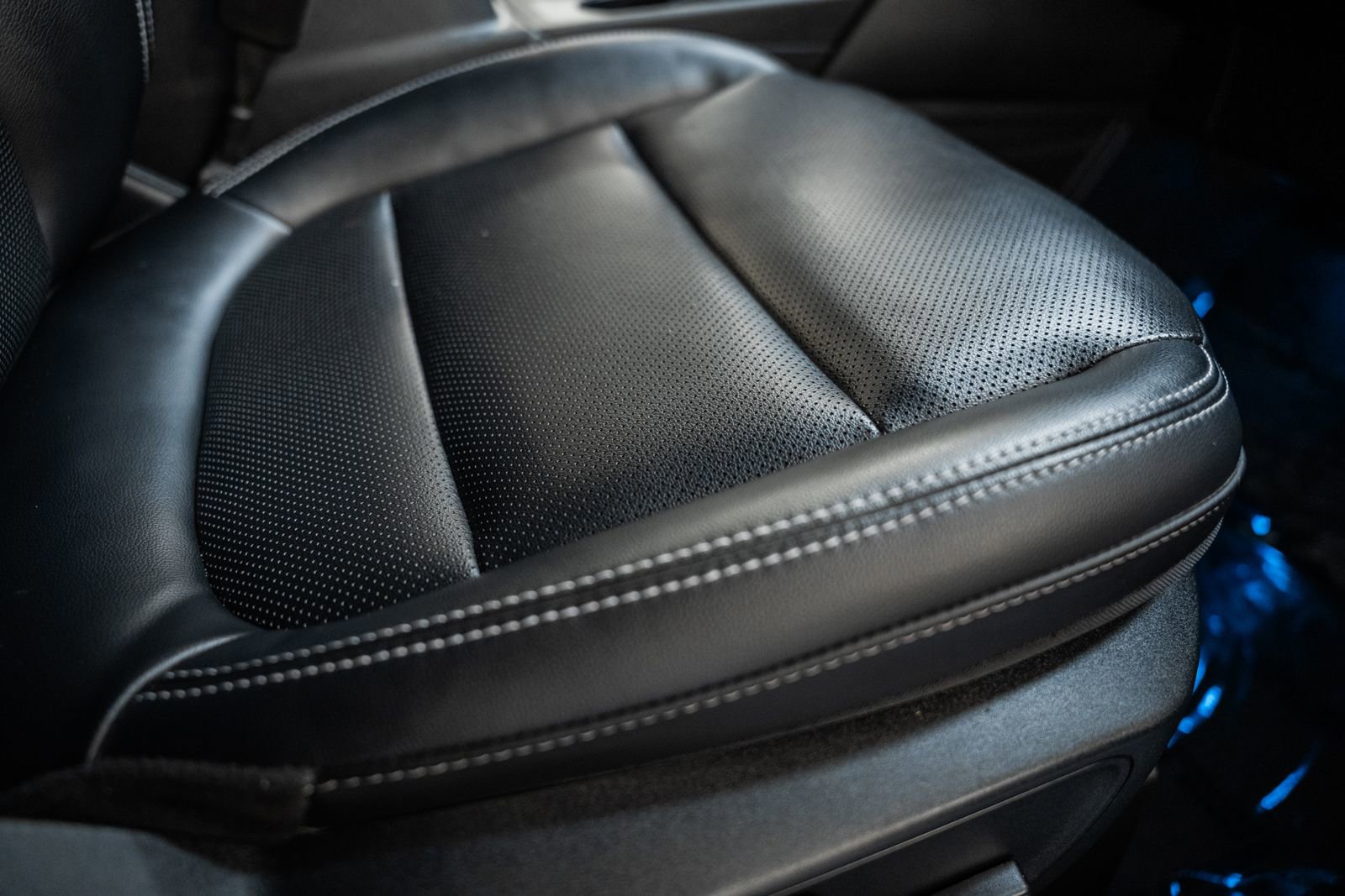 Certified 2022 Ford Escape Titanium image 38