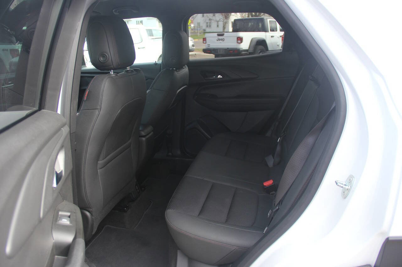 Used 2023 Chevrolet TrailBlazer RS w/ Convenience Package FWD image 11