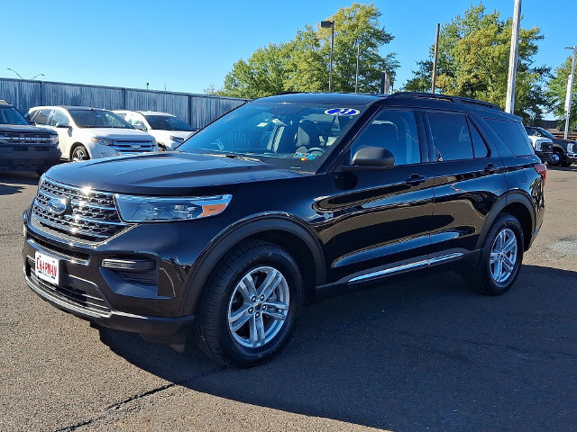 Certified 2023 Ford Explorer XLT AWD/4WD image 3