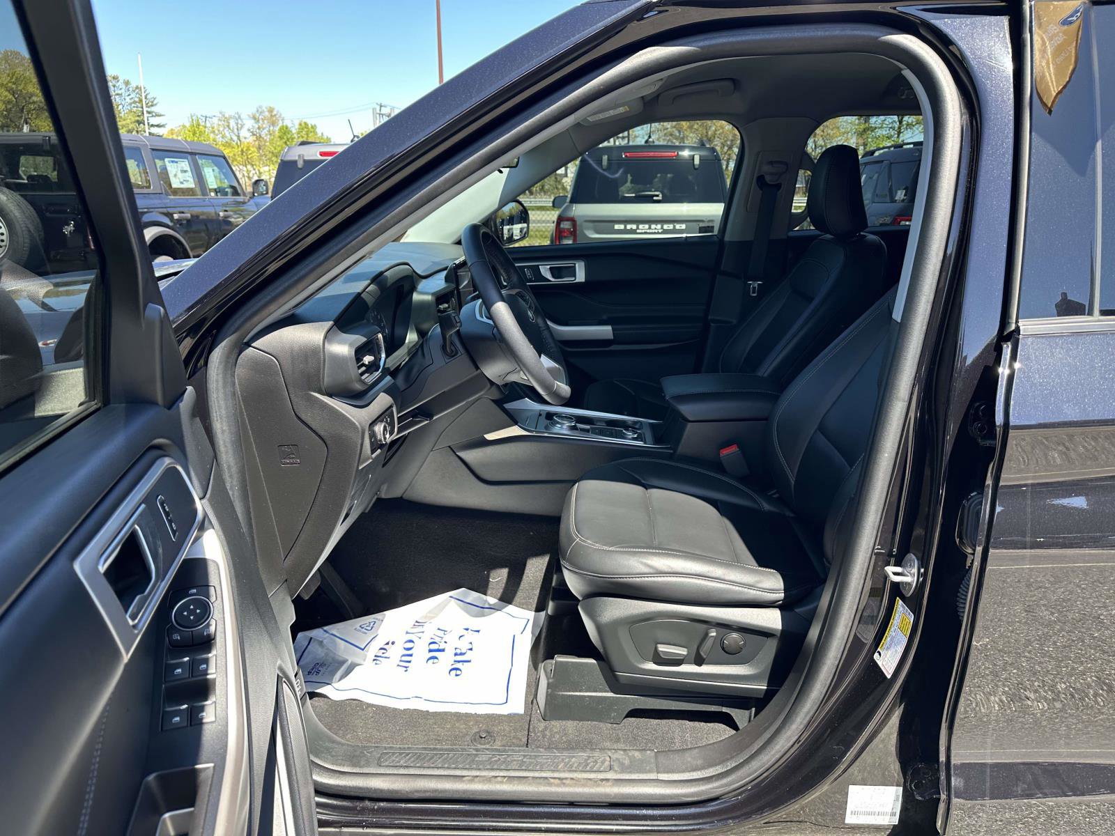 Certified 2023 Ford Explorer XLT w/ Equipment Group 202A AWD/4WD image 17