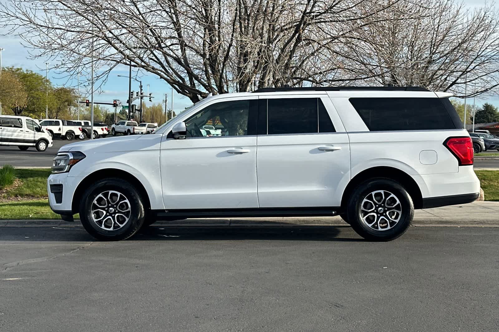 Certified 2024 Ford Expedition Max XLT AWD/4WD image 2