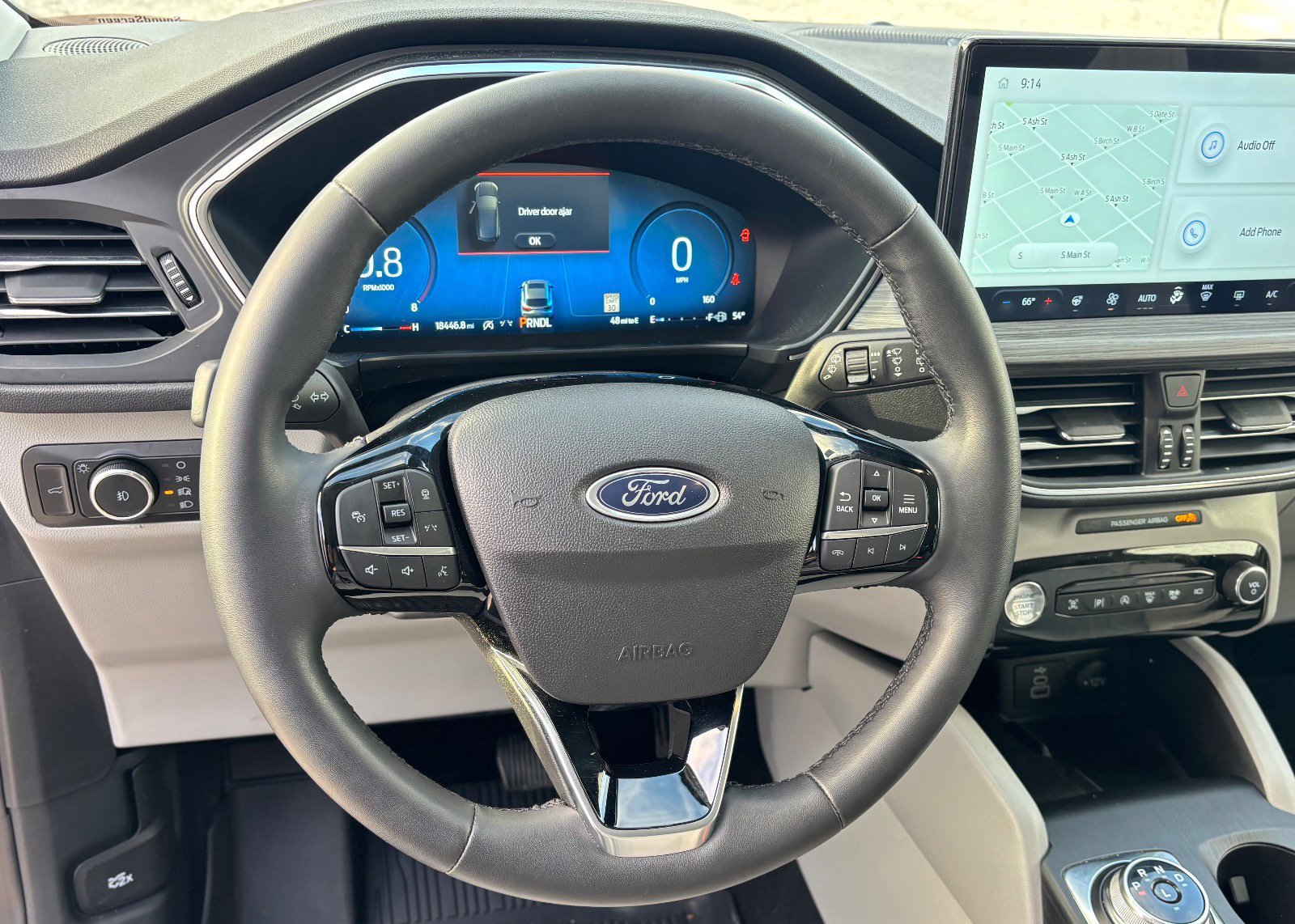 Certified 2025 Ford Escape Platinum w/ Premium Technology Package image 31