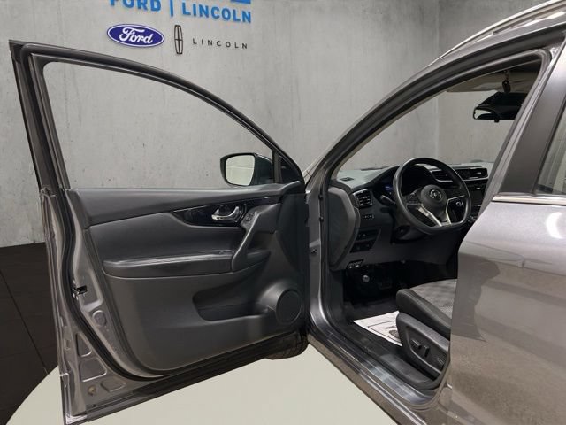 Used 2019 Nissan Rogue Sport SV AWD/4WD image 11