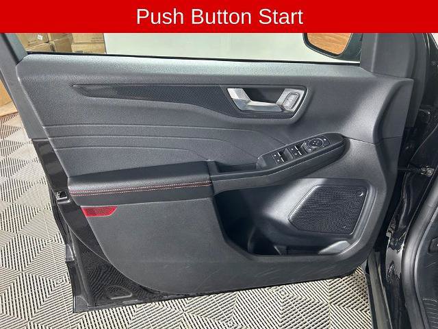Certified 2025 Ford Escape ST-Line Select AWD/4WD image 10