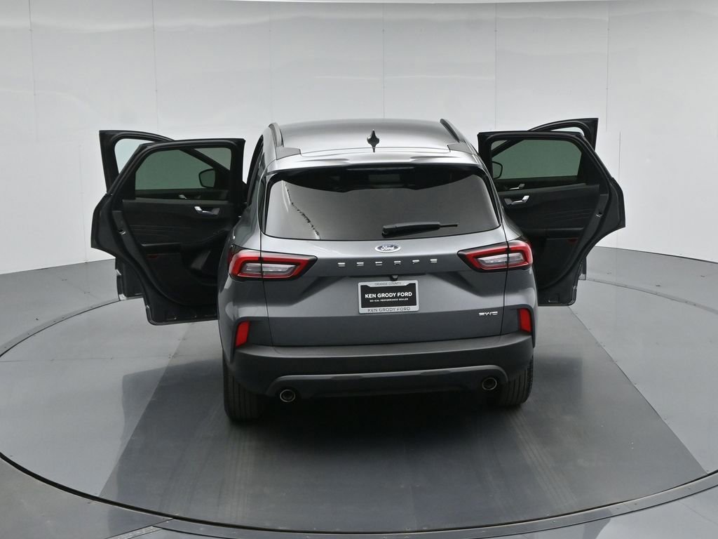 Certified 2025 Ford Escape ST-Line AWD/4WD image 45