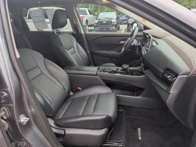 Used 2022 Nissan Rogue SV w/ SV Premium Package AWD/4WD image 16