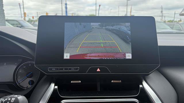 Used 2023 Toyota Venza XLE AWD/4WD image 18