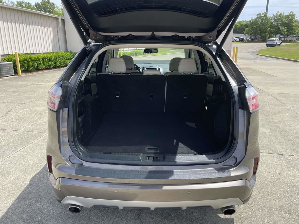 Certified 2019 Ford Edge Titanium w/ Equipment Group 301A image 10