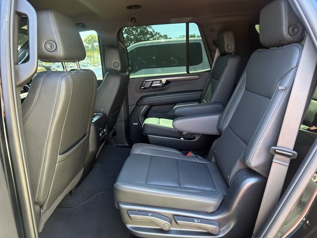 Used 2026 Chevrolet Tahoe Z71 w/ Comfort Package AWD/4WD image 16