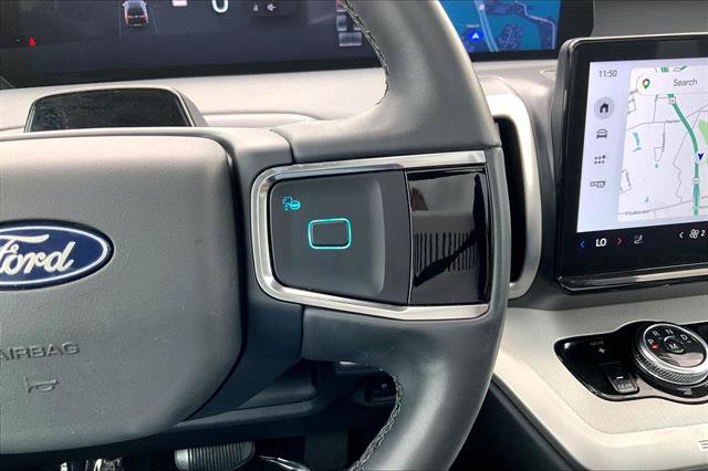 Certified 2025 Ford Expedition Active AWD/4WD image 18