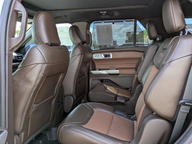 Certified 2022 Ford Explorer King Ranch w/ Premium Technology Package AWD/4WD image 14