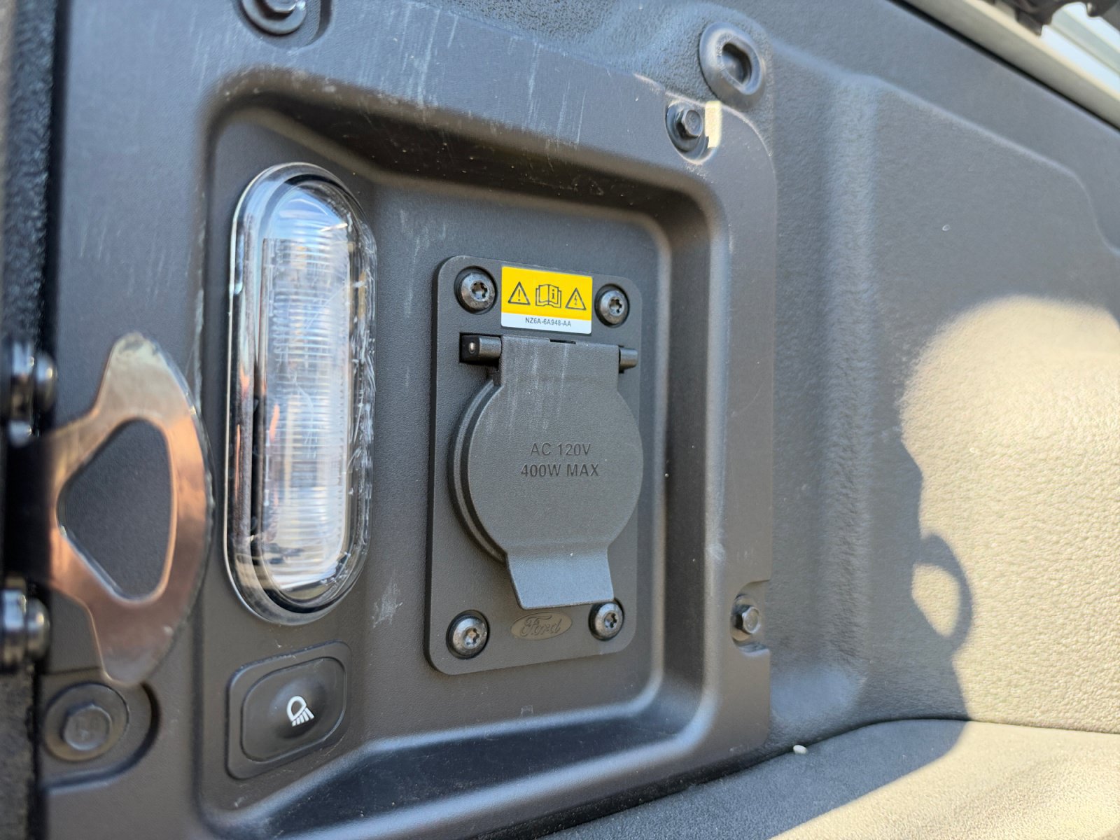 Certified 2025 Ford Maverick Tremor AWD/4WD image 18