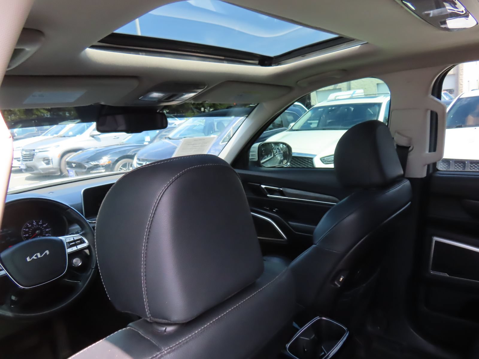 Used 2022 Kia Telluride EX w/ EX Premium Package AWD/4WD image 26