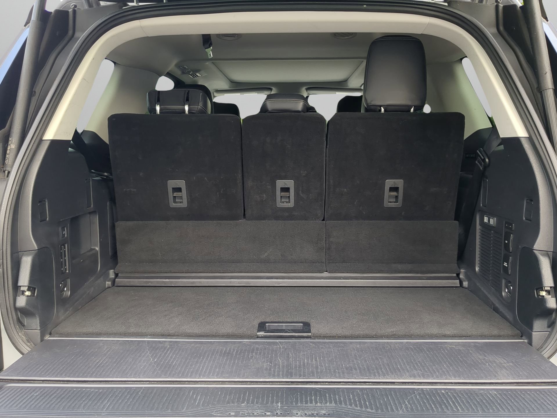 Certified 2025 Ford Expedition Platinum AWD/4WD image 46