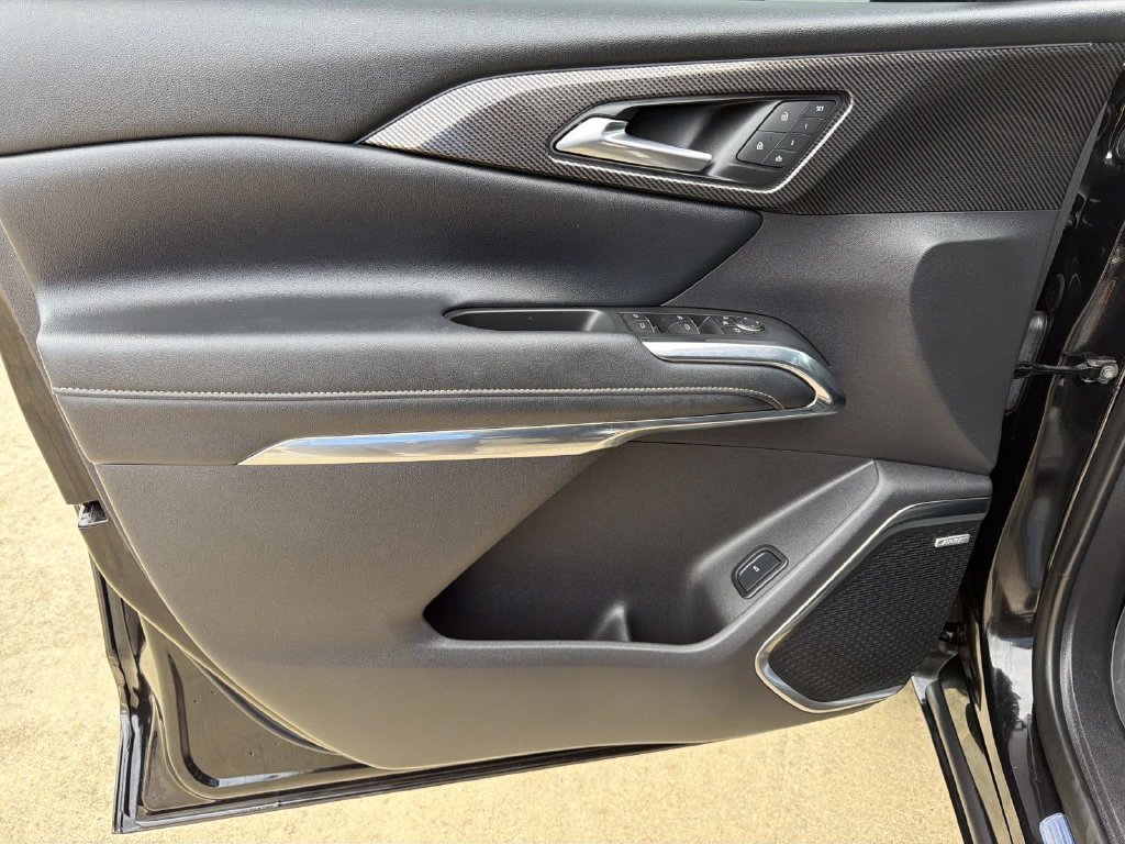 Used 2025 Chevrolet Traverse High Country w/ LPO, Floor Liner Package FWD image 23