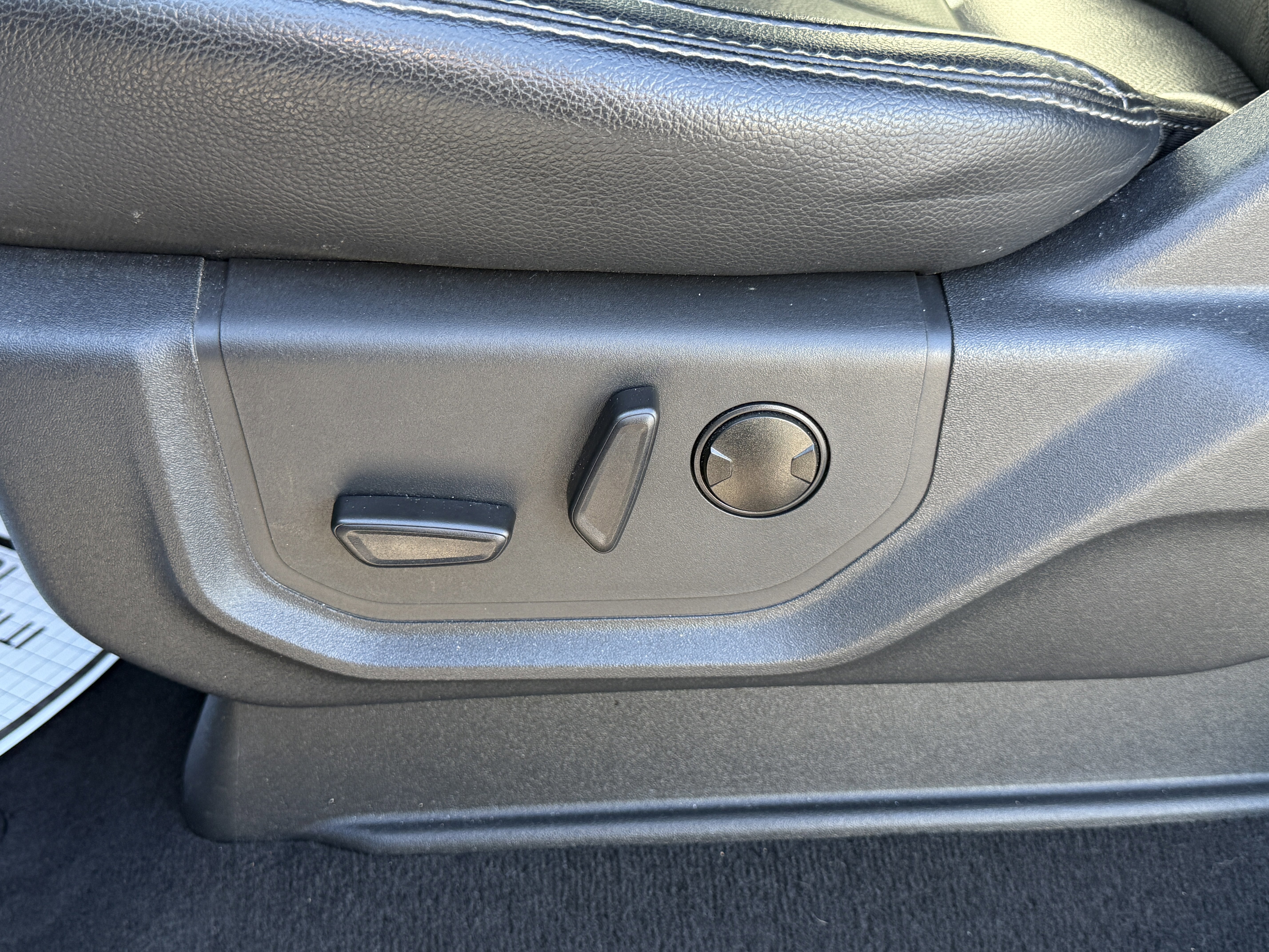 Certified 2022 Ford F250 Lariat w/ Tremor Off-Road Package image 18