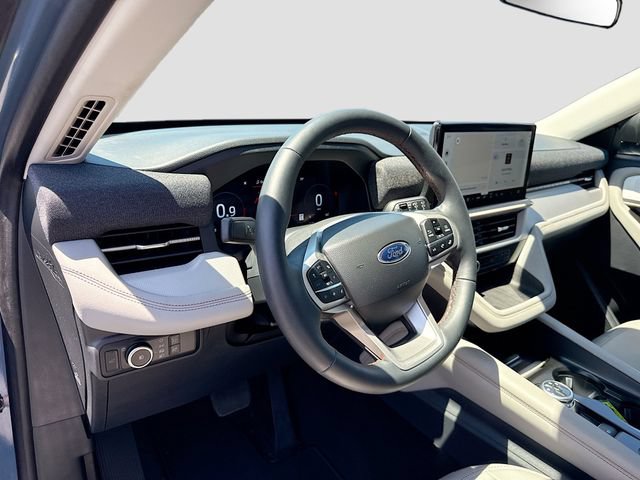 Certified 2025 Ford Explorer Active w/ Active Comfort Package AWD/4WD image 14