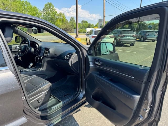Used 2020 Jeep Grand Cherokee Overland AWD/4WD image 17