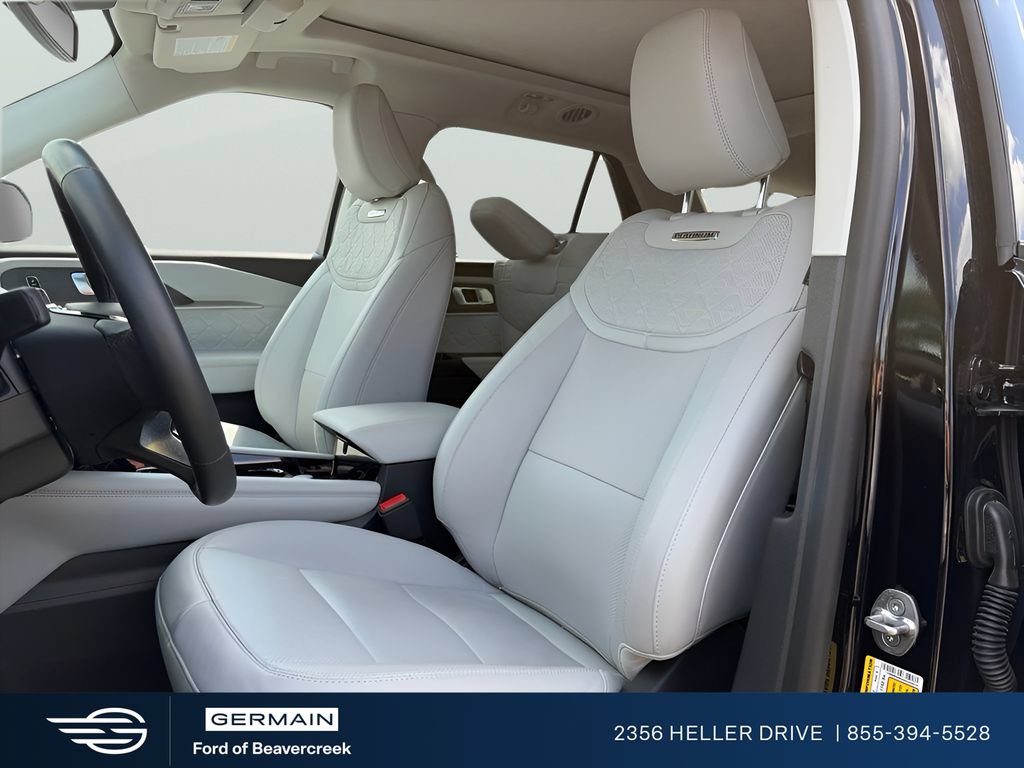 Certified 2025 Ford Explorer Platinum w/ Ultimate Package AWD/4WD image 6