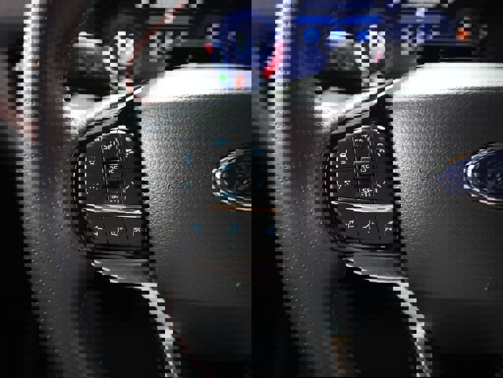 Certified 2025 Ford Explorer ST-Line image 24