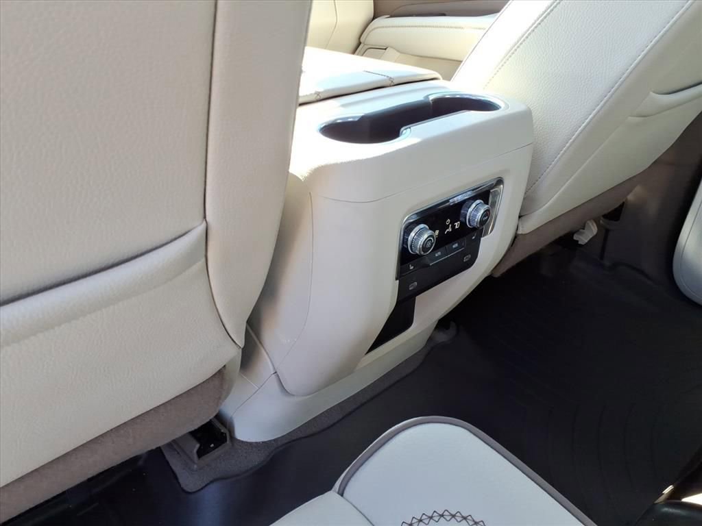 Used 2023 GMC Yukon Denali image 17