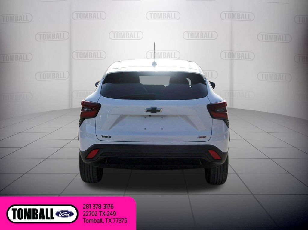 Used 2024 Chevrolet Trax RS w/ Sunroof Package FWD image 7