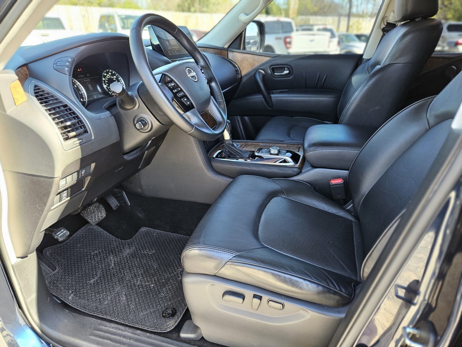 Used 2022 Nissan Armada SL w/ Captain's Chairs Package image 19