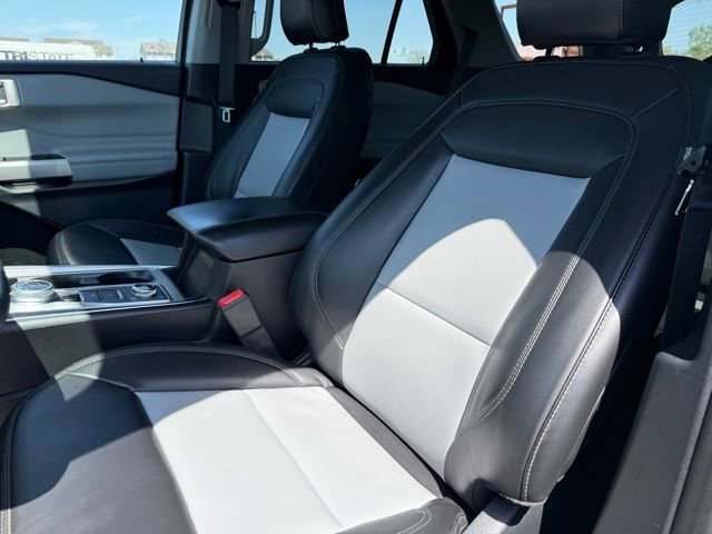 Certified 2024 Ford Explorer XLT w/ Equipment Group 202A AWD/4WD image 11