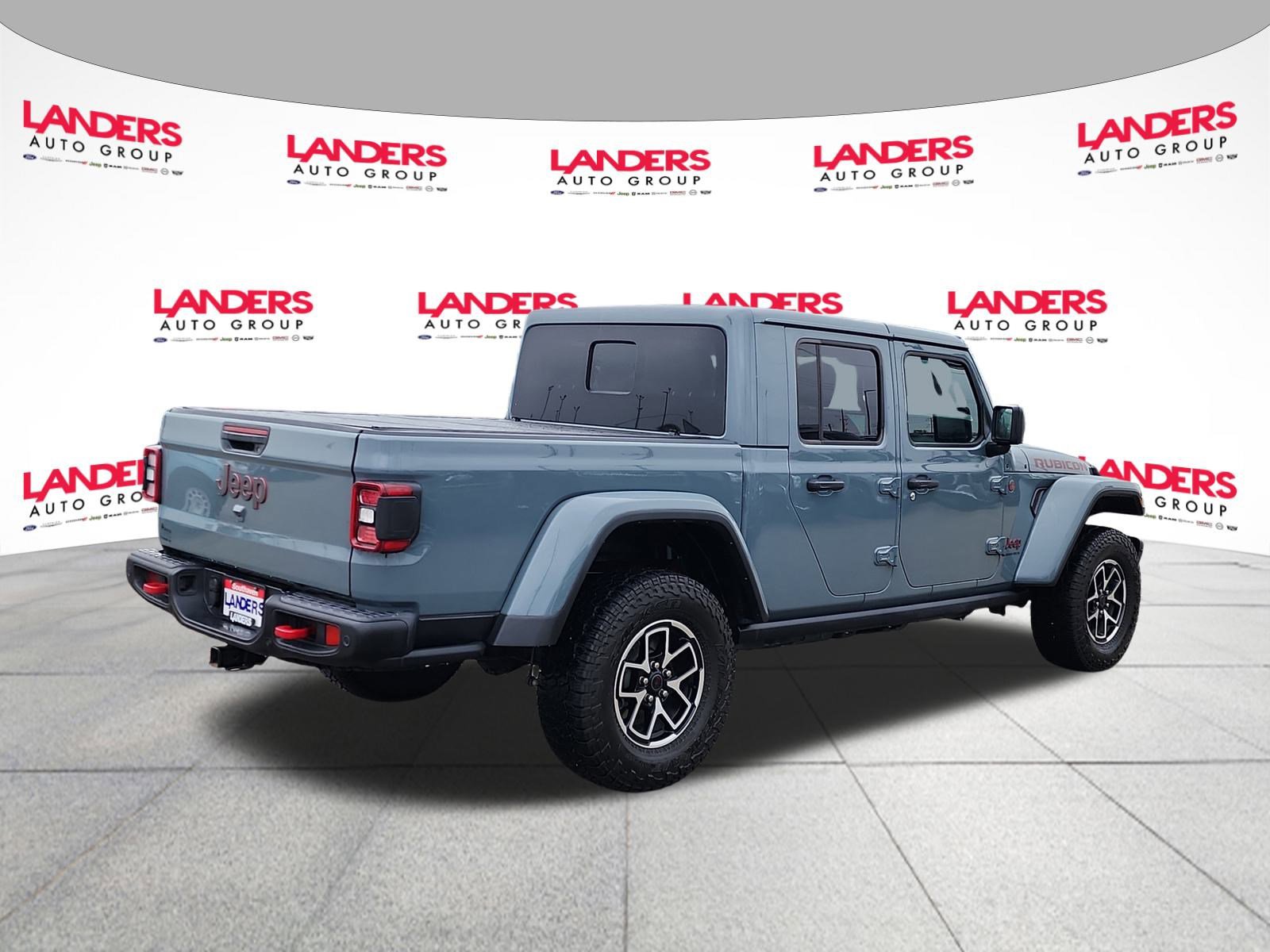 Used 2024 Jeep Gladiator Rubicon image 3